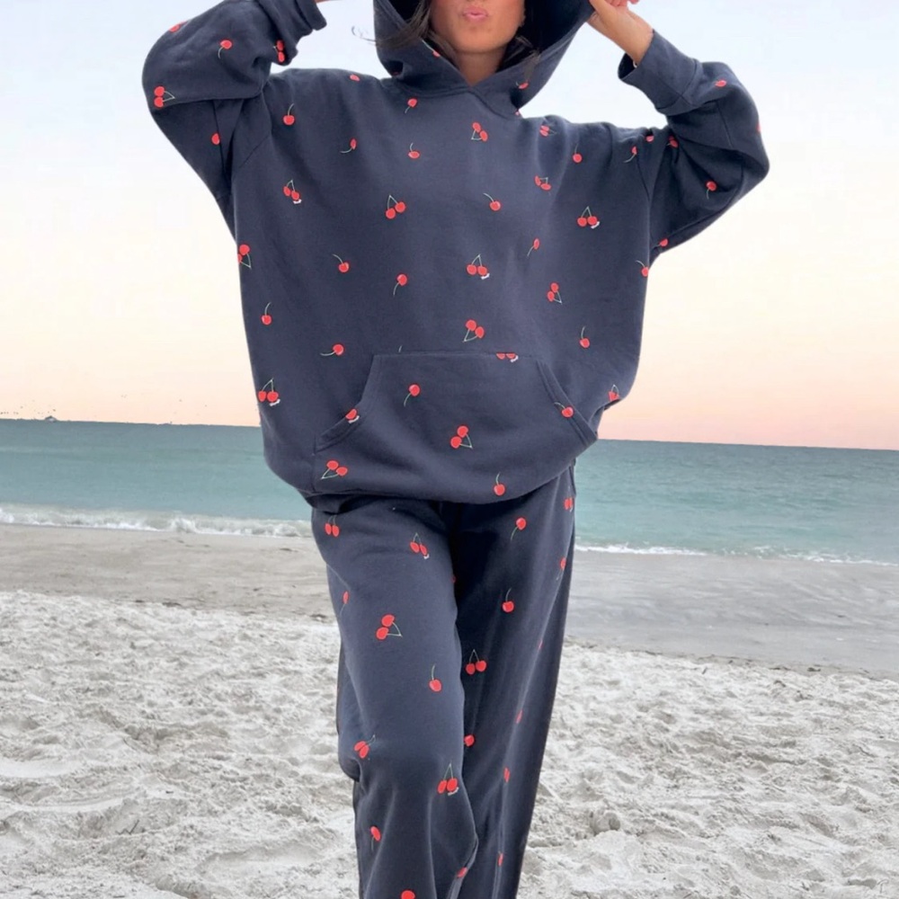 MON CHERI HOODIE